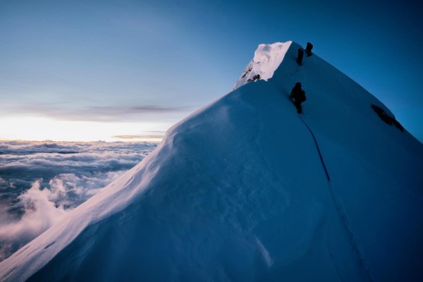 Autumn climbs draw over 800 mountaineers from 72 nations